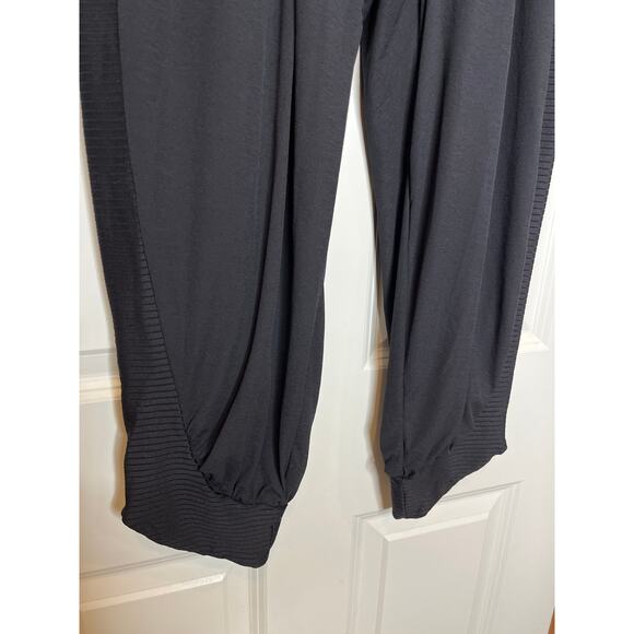 Free People Movement x Hatch XS Black Refresh Harem Maternity Pants - Picture 5 of 11